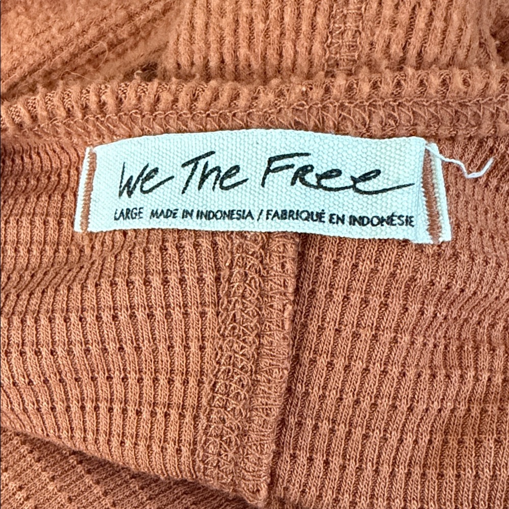 Free People women’s Lot of 2 oversized cutout back tops. - Picture 2 of 6